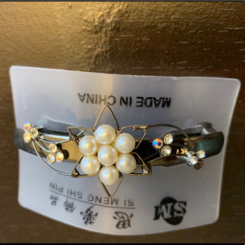 Head Accessory - Picture 2 of 3